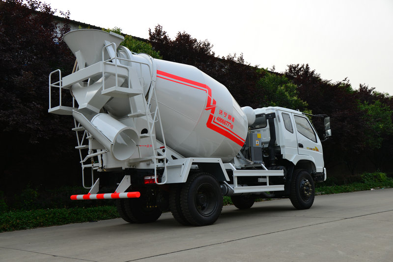 4-5m³ Concrete Mixer Truck view 2