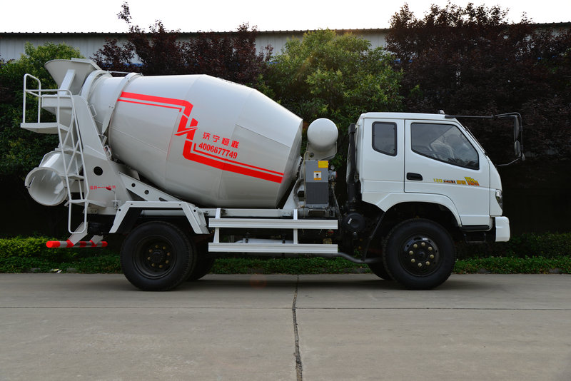 4-5m³ Concrete Mixer Truck view 3