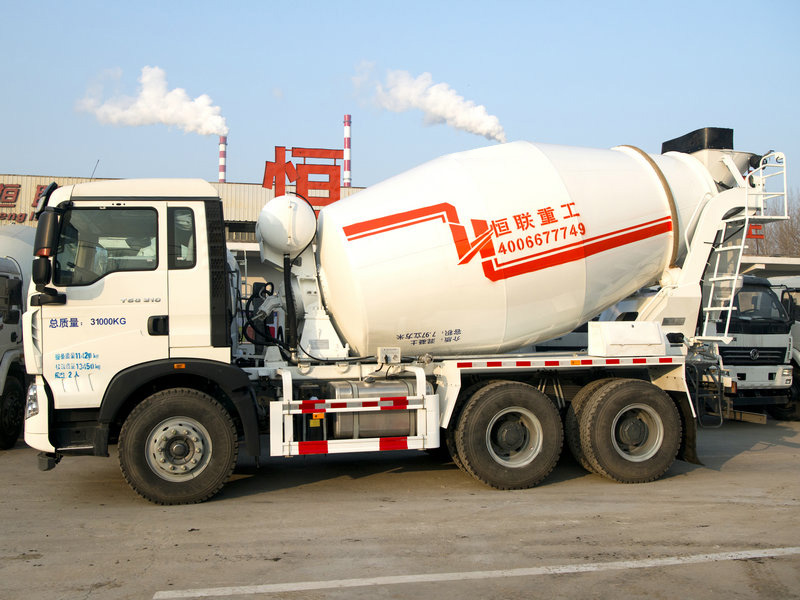 6-10 Ton Truck-Mounted Crane view 2